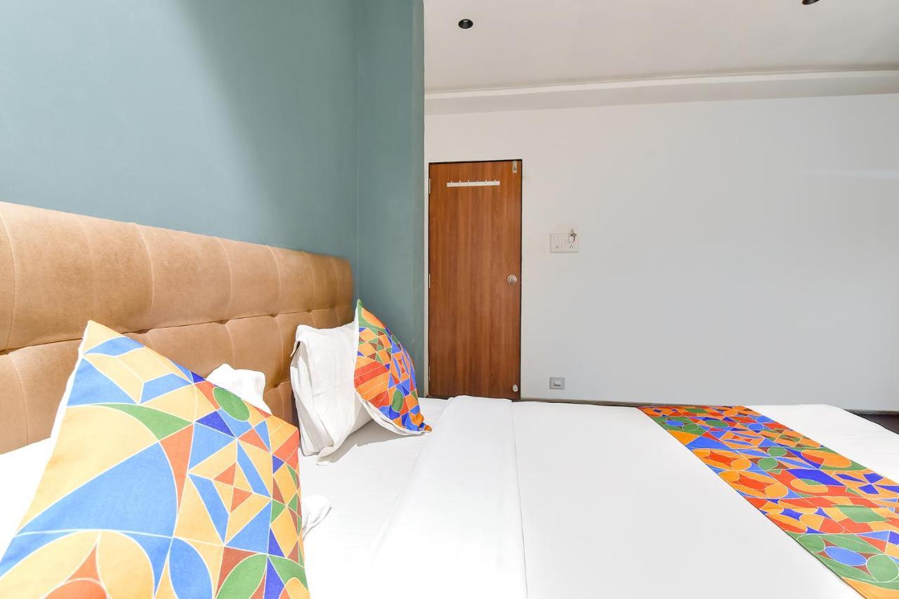 Fabhotel Nidhivan, Udhna Junction Surat Exterior photo